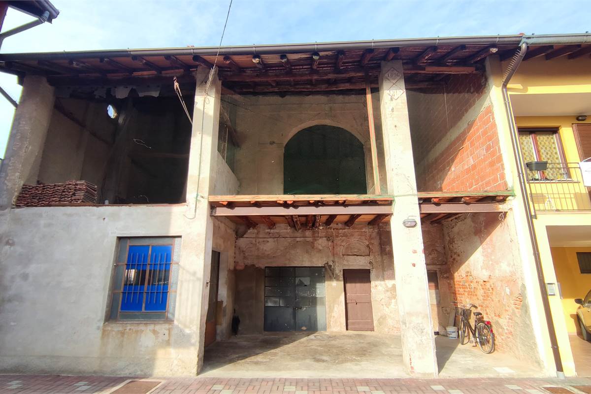 Rustico da restrutturare