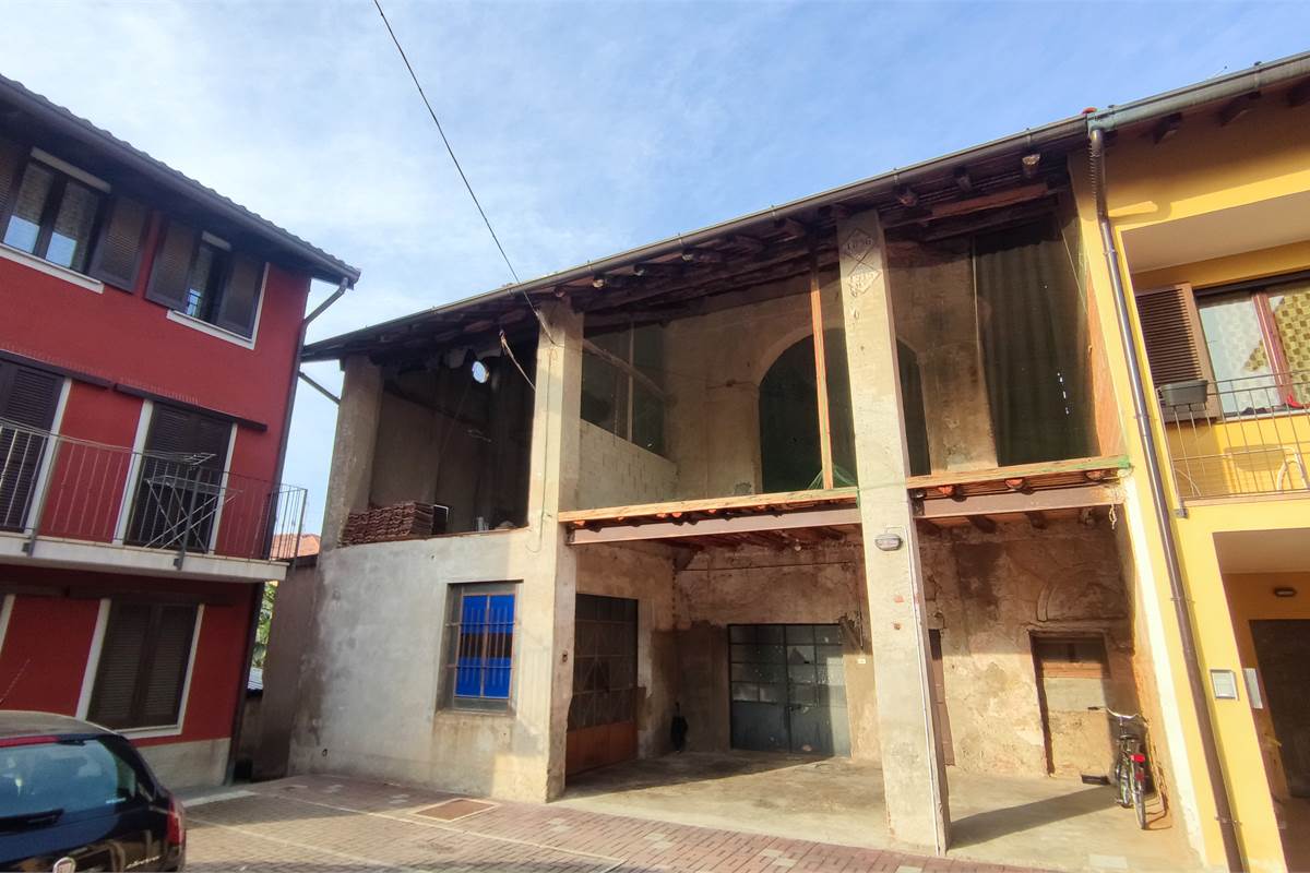Rustico da restrutturare