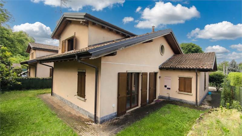 Villa singola con giardino privato