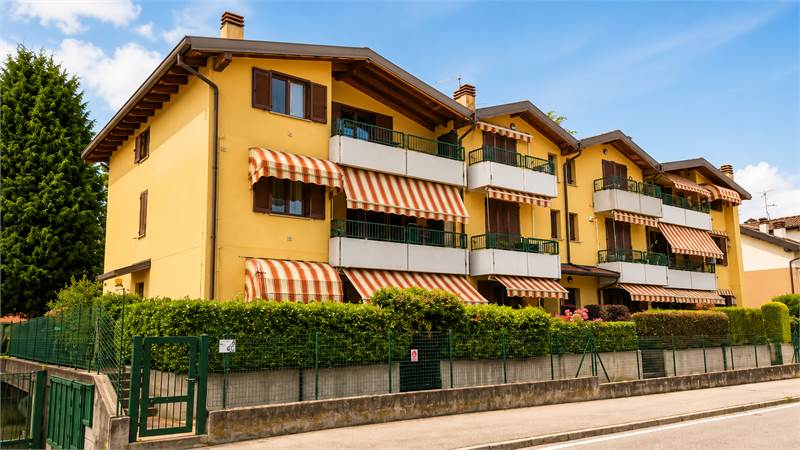 Mansarda di 3 locali e doppi servizi