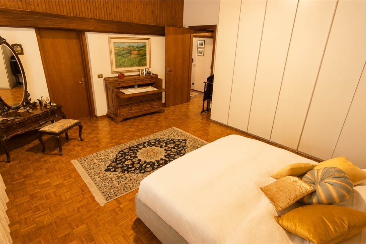 camera padronale piano primo