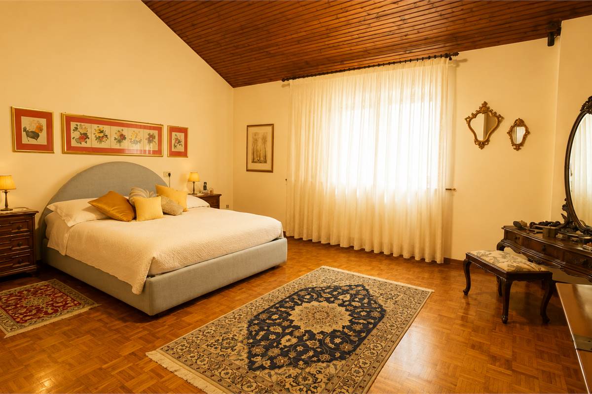 camera padronale piano primo