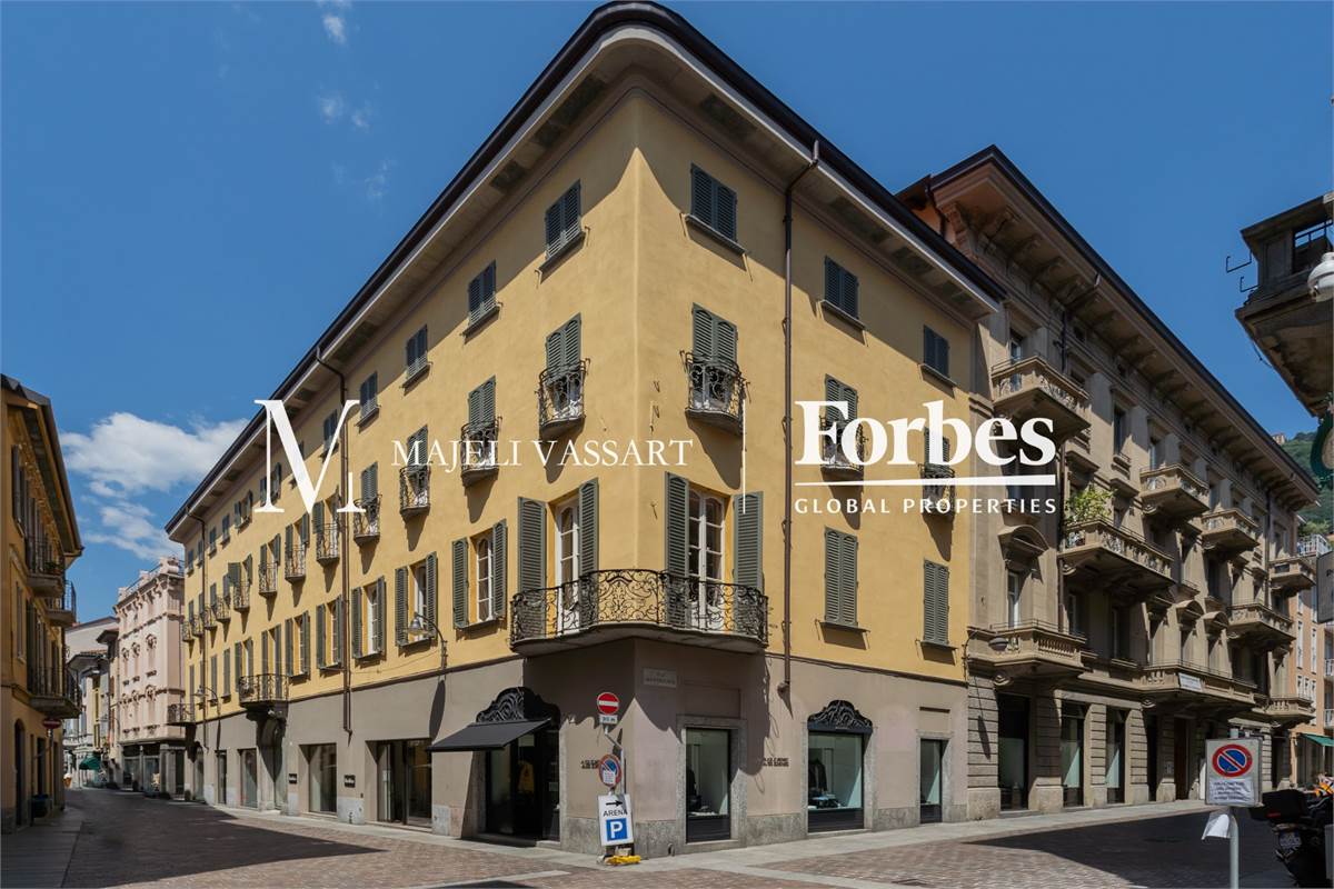 Elegante appartamento arredato con soppalco in Como Centro