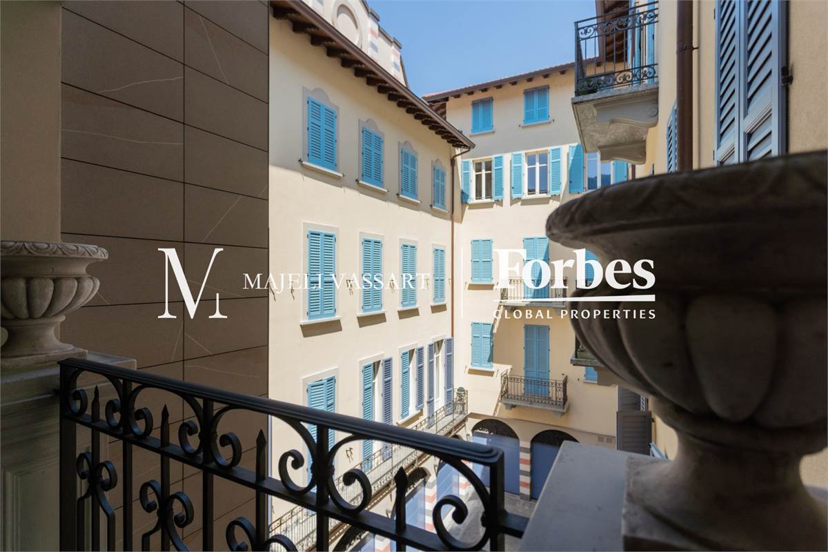 Elegante appartamento arredato con soppalco in Como Centro