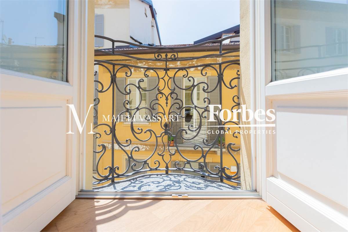 Elegante appartamento arredato con soppalco in Como Centro