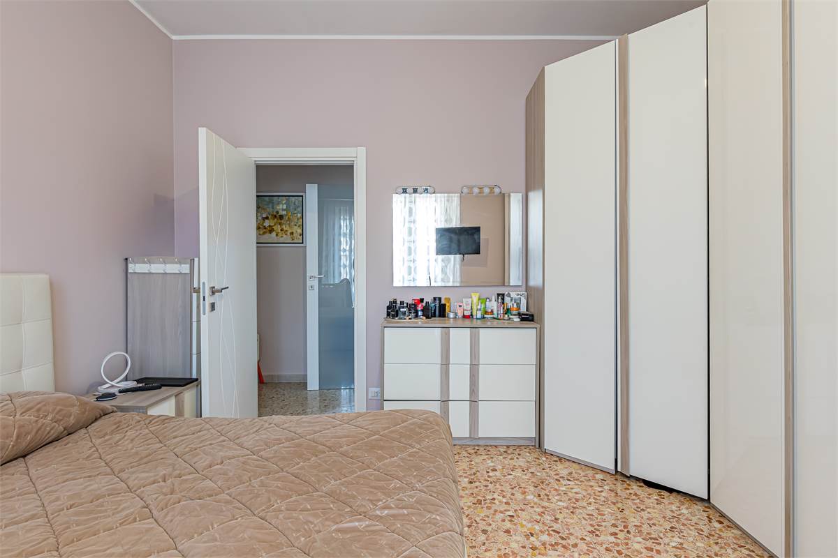 COMO MONTEOLIMPINO trilocale con due posti auto