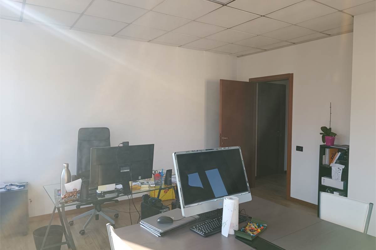 COMO CAMERLATA ufficio in vendita