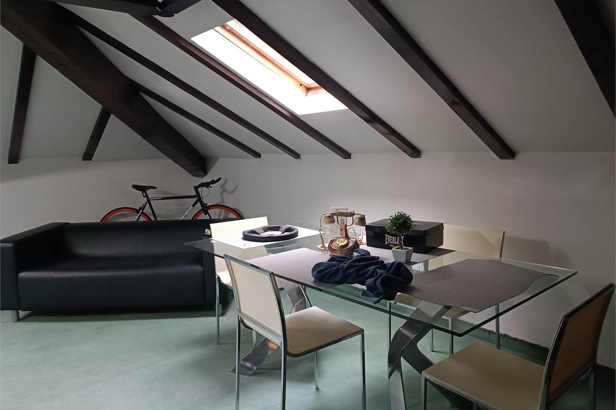 Como Camerlata palazzina uffici in vendita