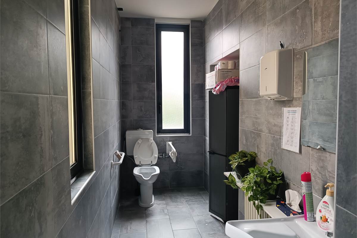 Como Camerlata palazzina uffici in vendita