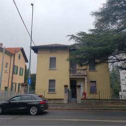 Como Camerlata palazzina uffici in vendita