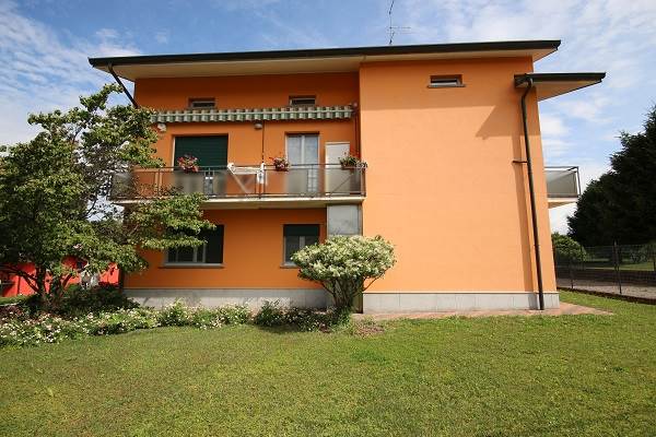 Villa bifamiliare ad Appiano Gentile 