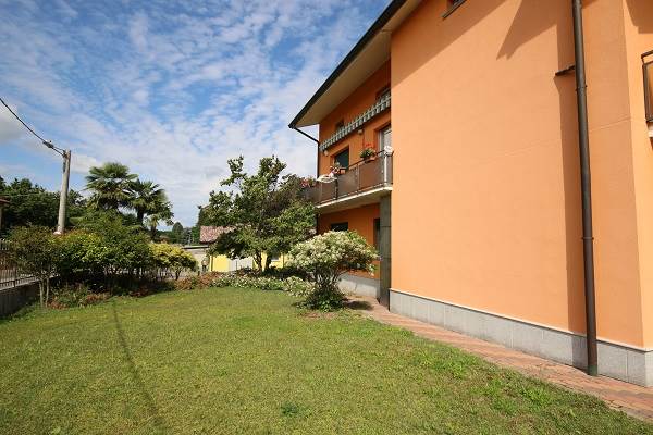 Villa bifamiliare ad Appiano Gentile 