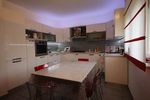 Villa bifamiliare ad Appiano Gentile 