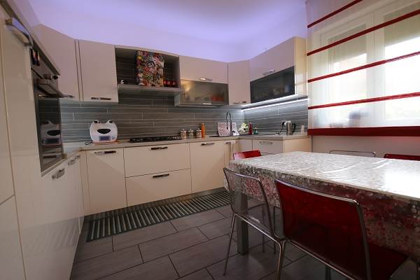 Villa bifamiliare ad Appiano Gentile 