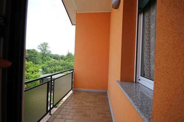 Villa bifamiliare ad Appiano Gentile 