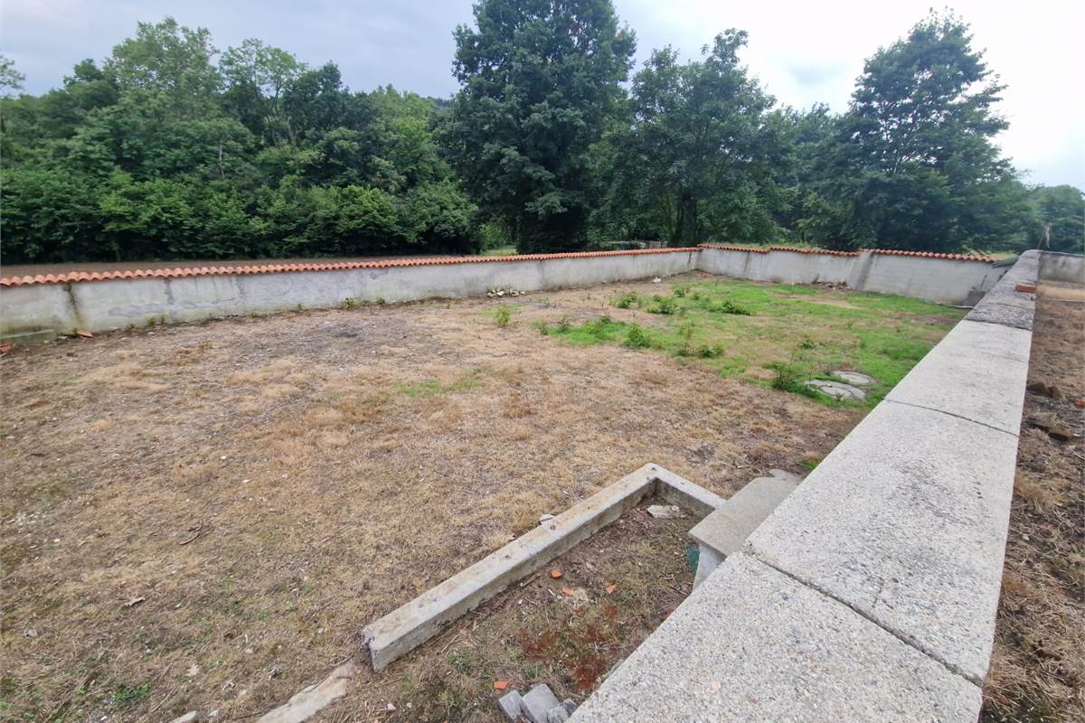 CANTU' loc Cascina Pelada vendo VILLA indipendente da ristrutturare