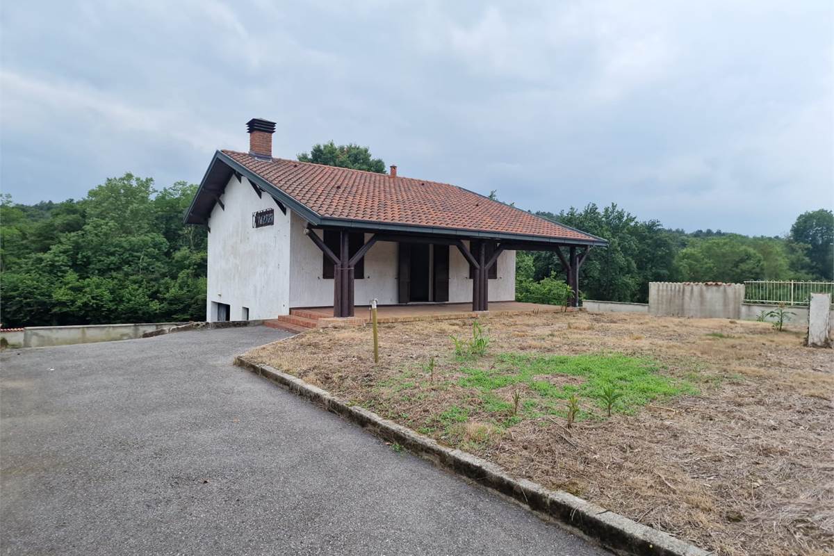 CANTU' loc Cascina Pelada vendo VILLA indipendente da ristrutturare