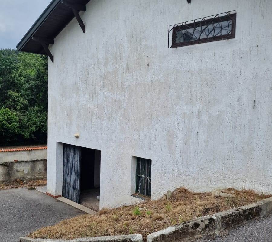 CANTU' loc Cascina Pelada vendo VILLA indipendente da ristrutturare