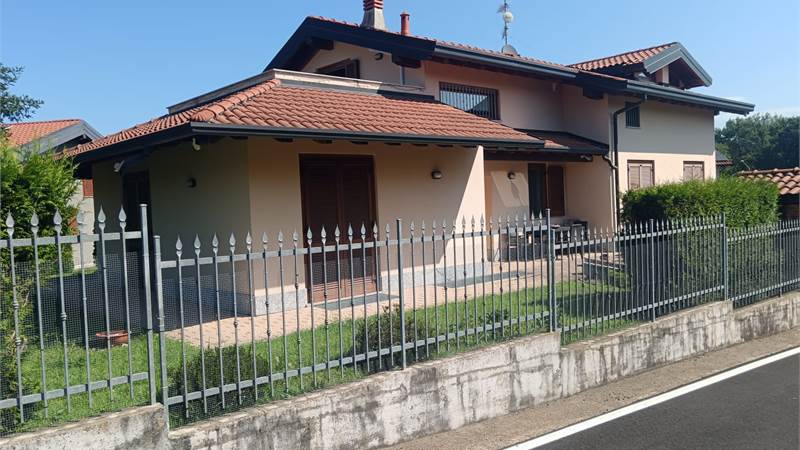 CAZZAGO BRABBIA (VA) VILLA di prestigio