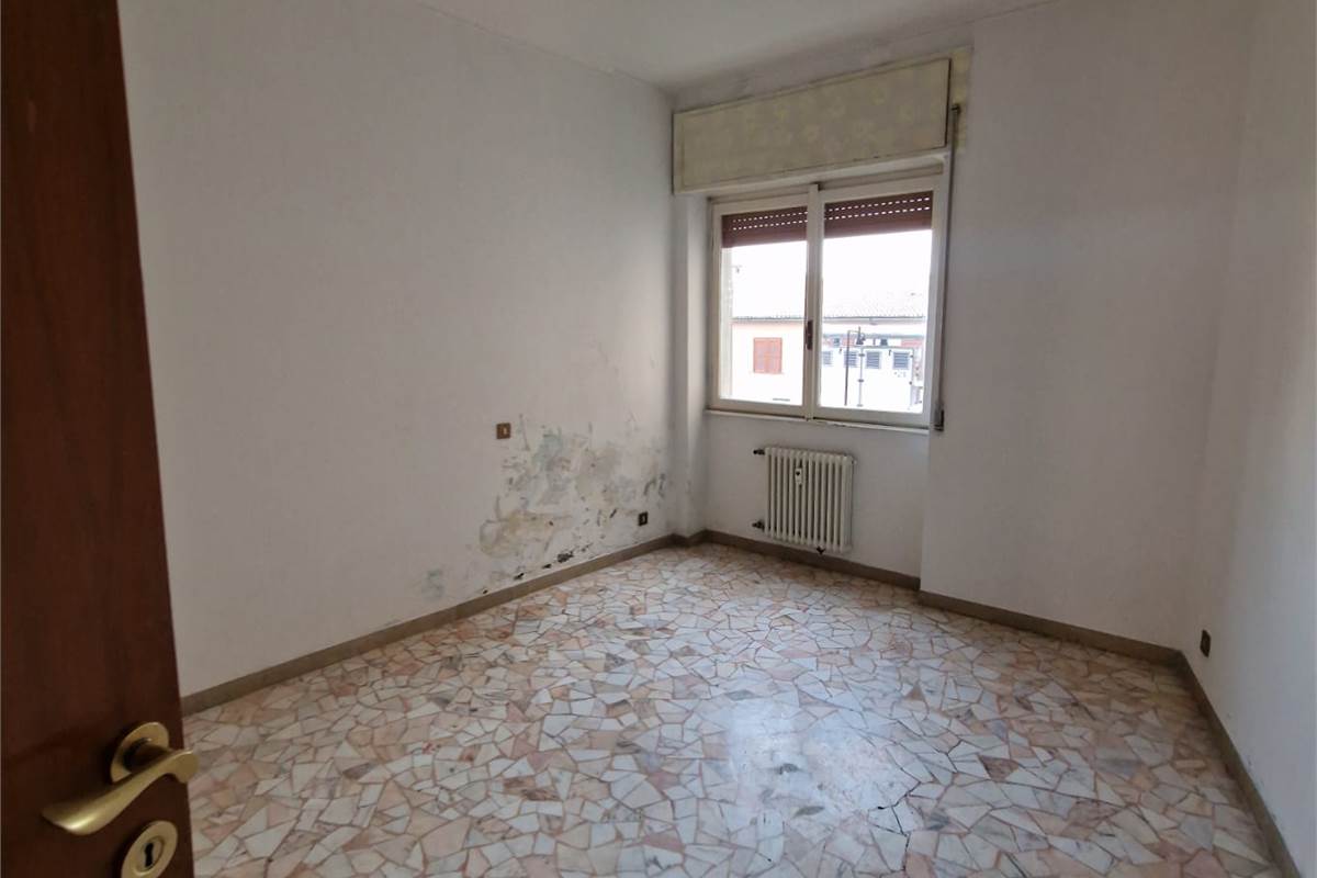 CERMENATE centro vendiamo QUADRILOCALE con solaio