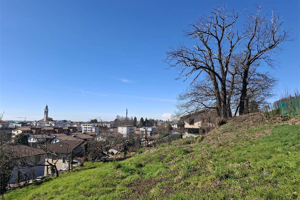 CANTU' vendo TERRENO edificabile e agricolo totali Mq 2.630