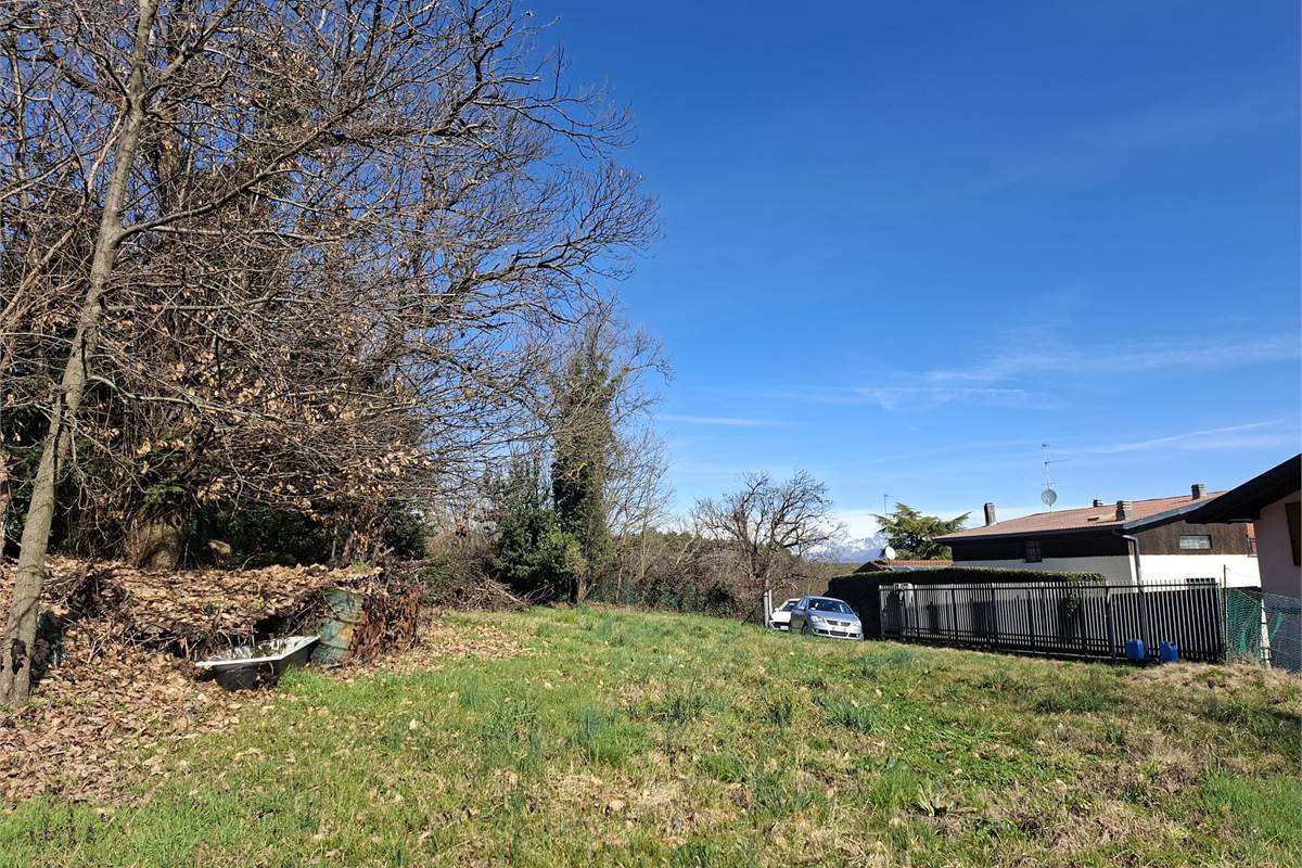 CANTU' vendo TERRENO edificabile e agricolo totali Mq 2.630