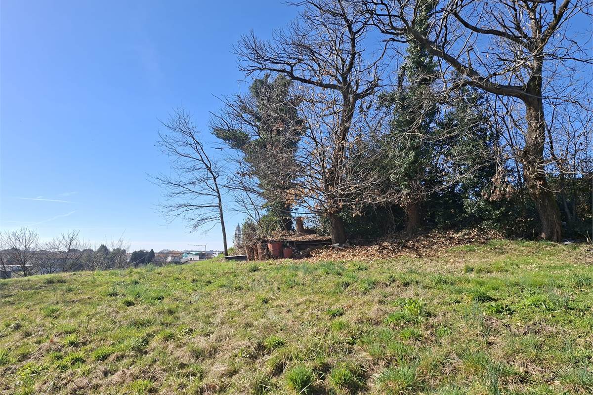 CANTU' vendo TERRENO edificabile e agricolo totali Mq 2.630