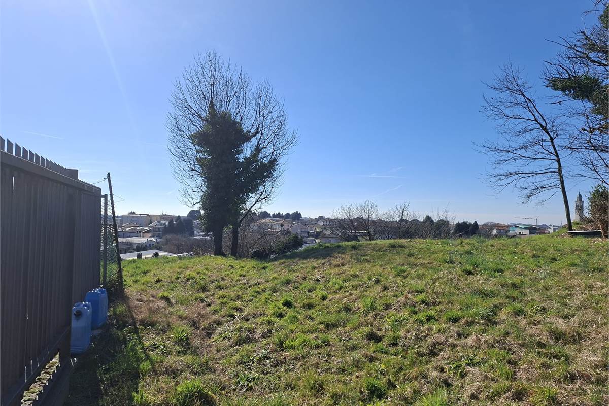 CANTU' vendo TERRENO edificabile e agricolo totali Mq 2.630