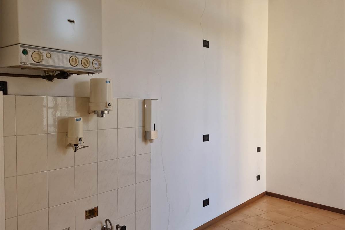 CANTU' centro vendo BILOCALE con box doppio