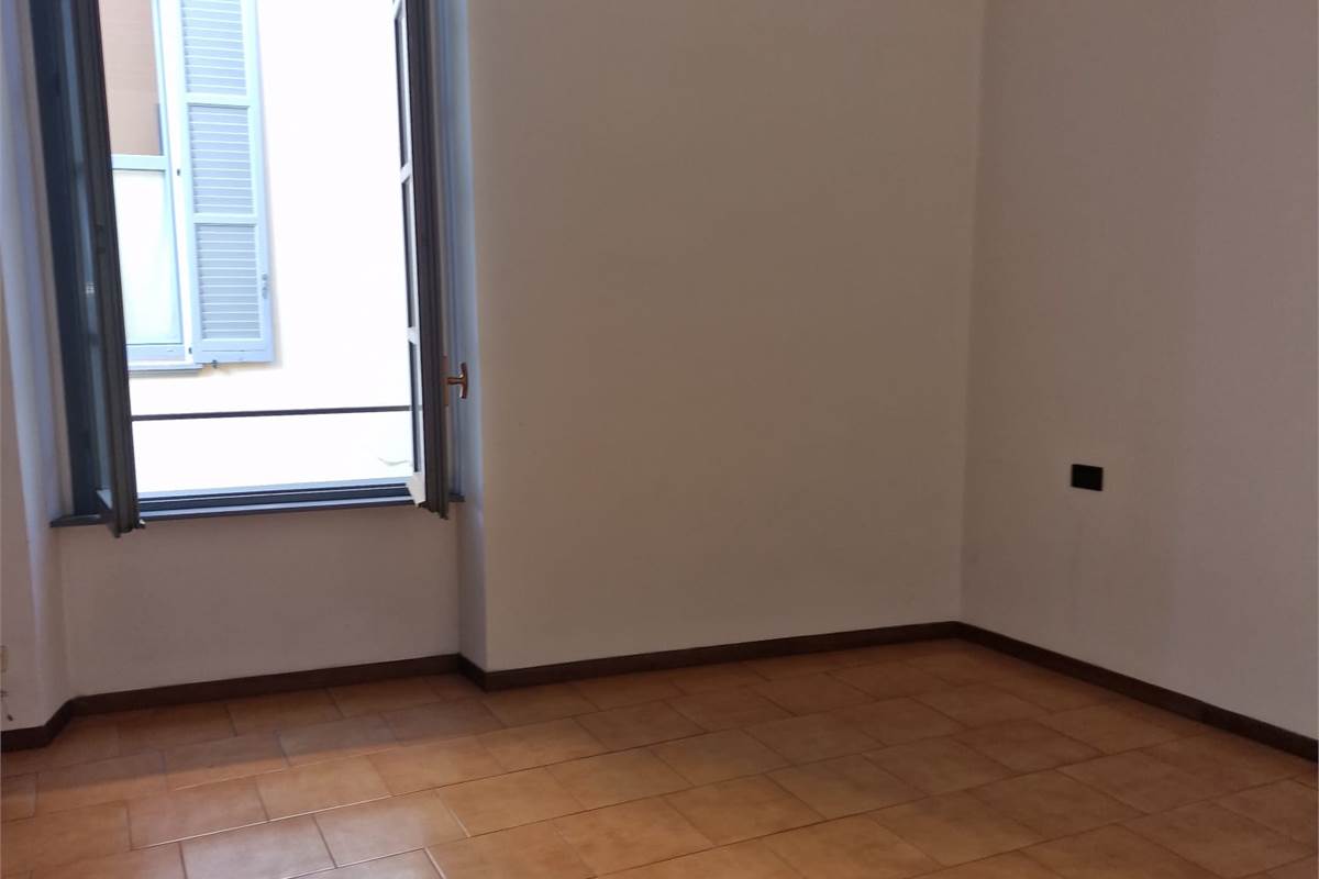 CANTU' centro vendo BILOCALE con box doppio