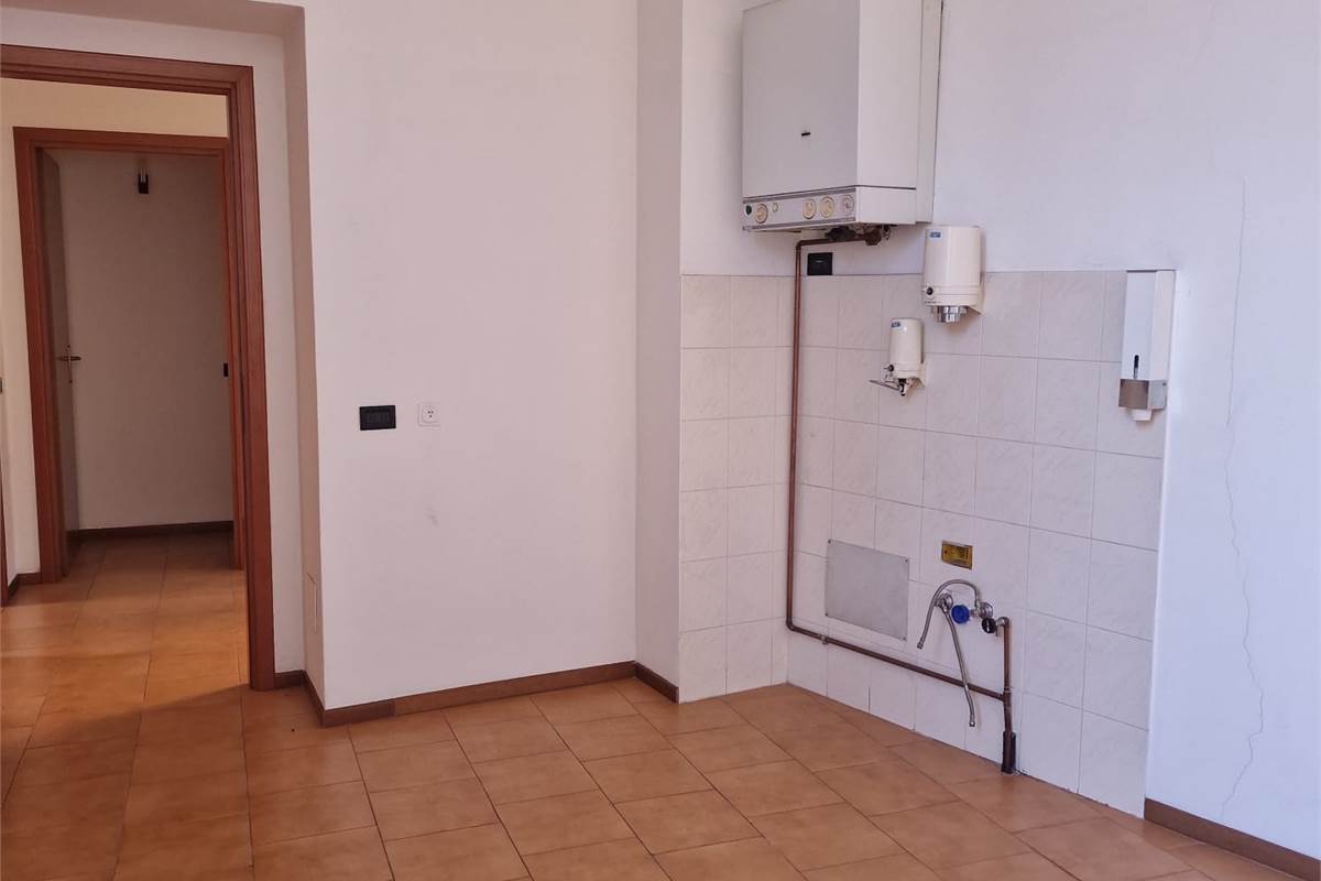 CANTU' centro vendo BILOCALE con box doppio