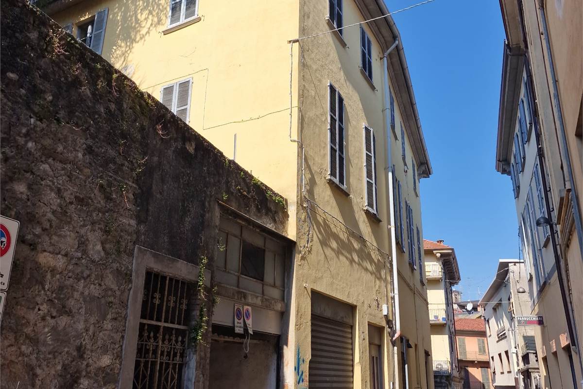 CANTU' centro vendo BILOCALE con box doppio