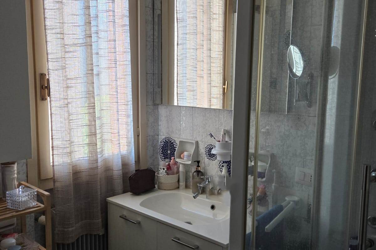 CANTU' zona ospedale, vendiamo TRILOCALE con box doppio