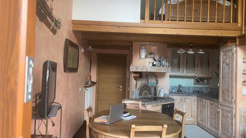 BORMIO affittiamo QUADRILOCALE con box e posti auto