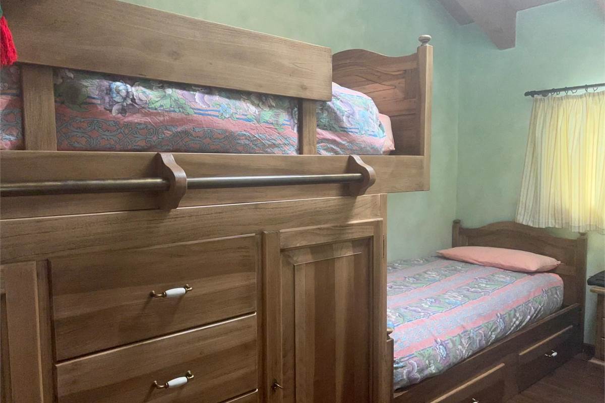 BORMIO affittiamo QUADRILOCALE con box e posti auto