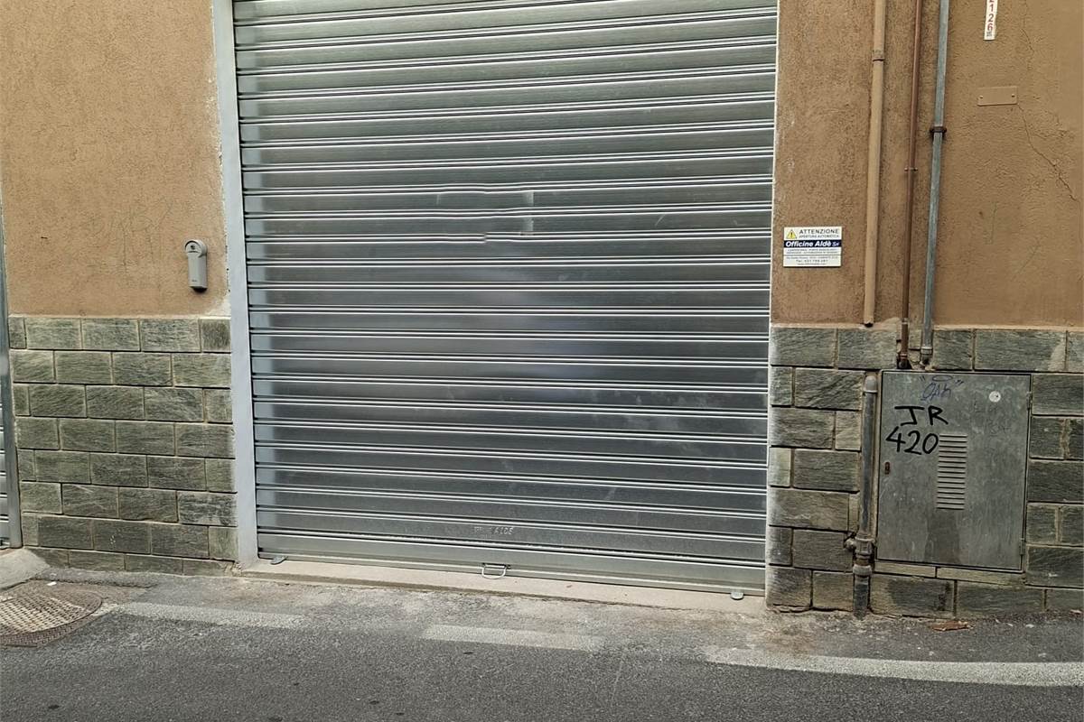 CANTU' centro affittiamo BOX singolo