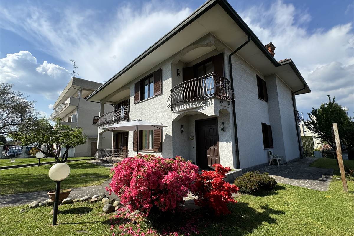 Villa con giardino 