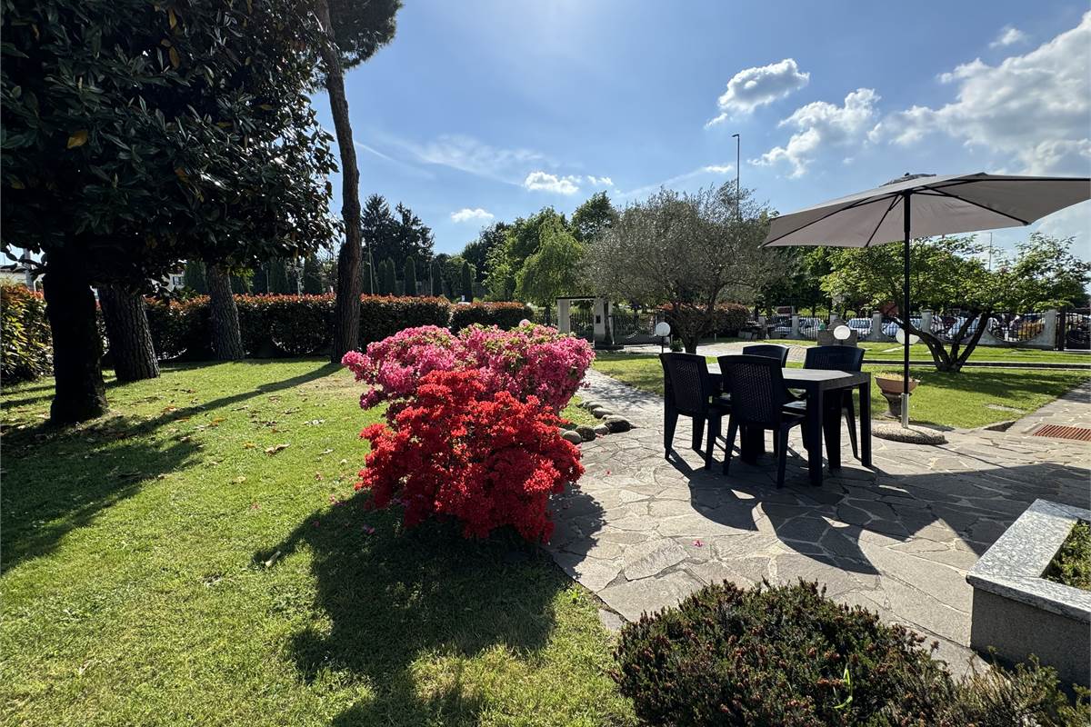 Villa con giardino 