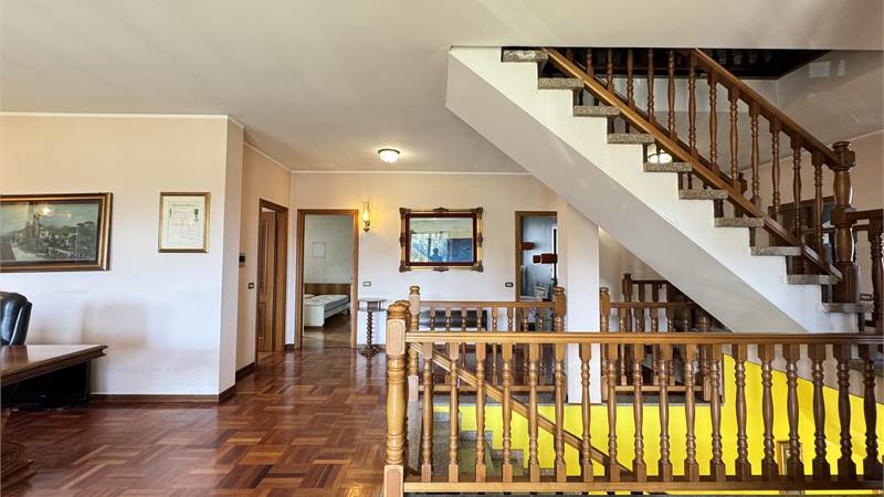 Villa con giardino 