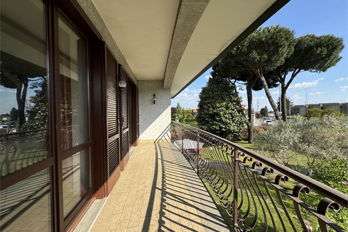 Villa con giardino 