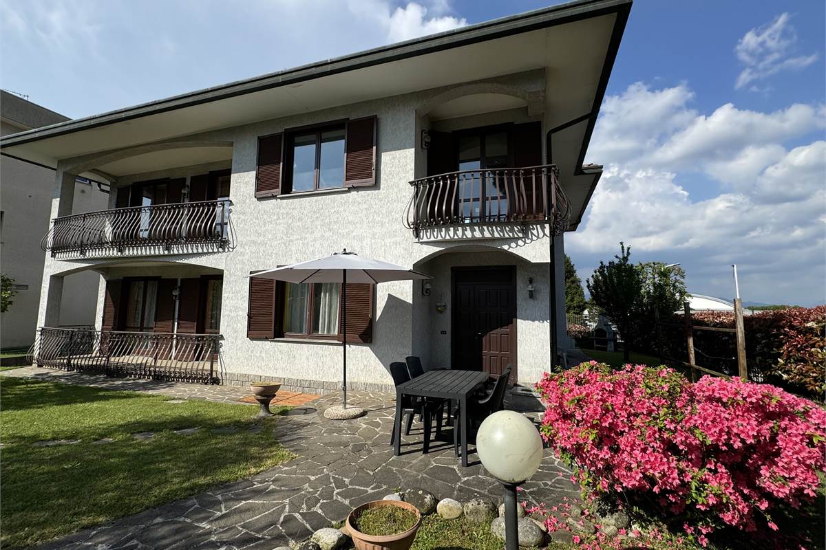Villa con giardino 