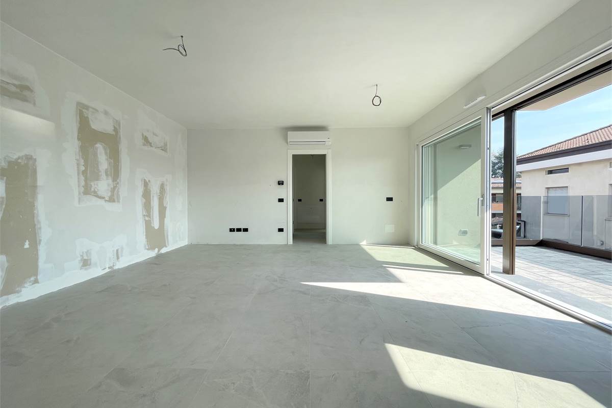 Nuovo trilocale con terrazzo