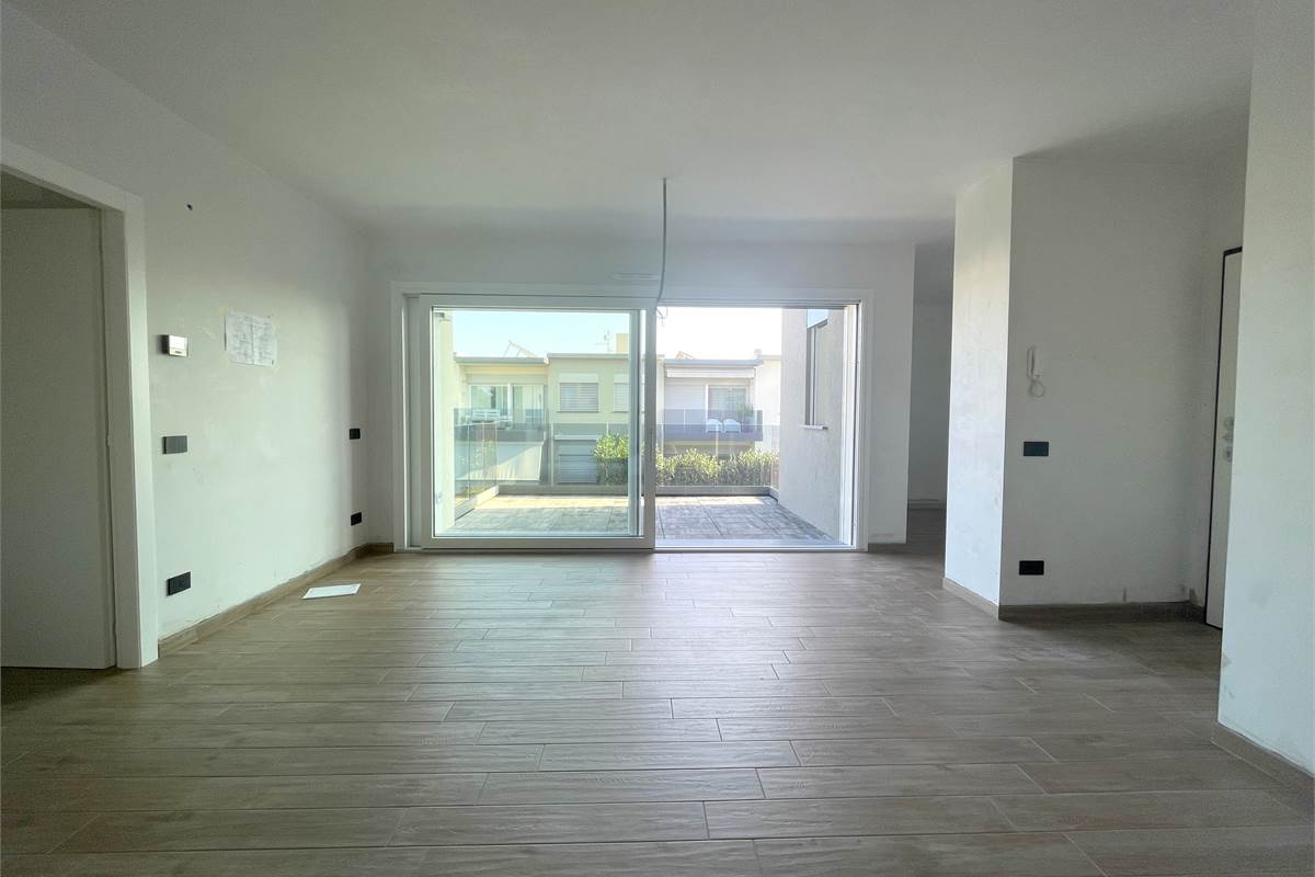Nuovo trilocale con terrazzo