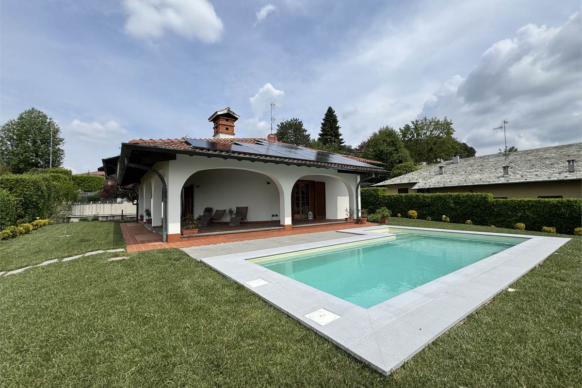 Prestigiosa villa con piscina