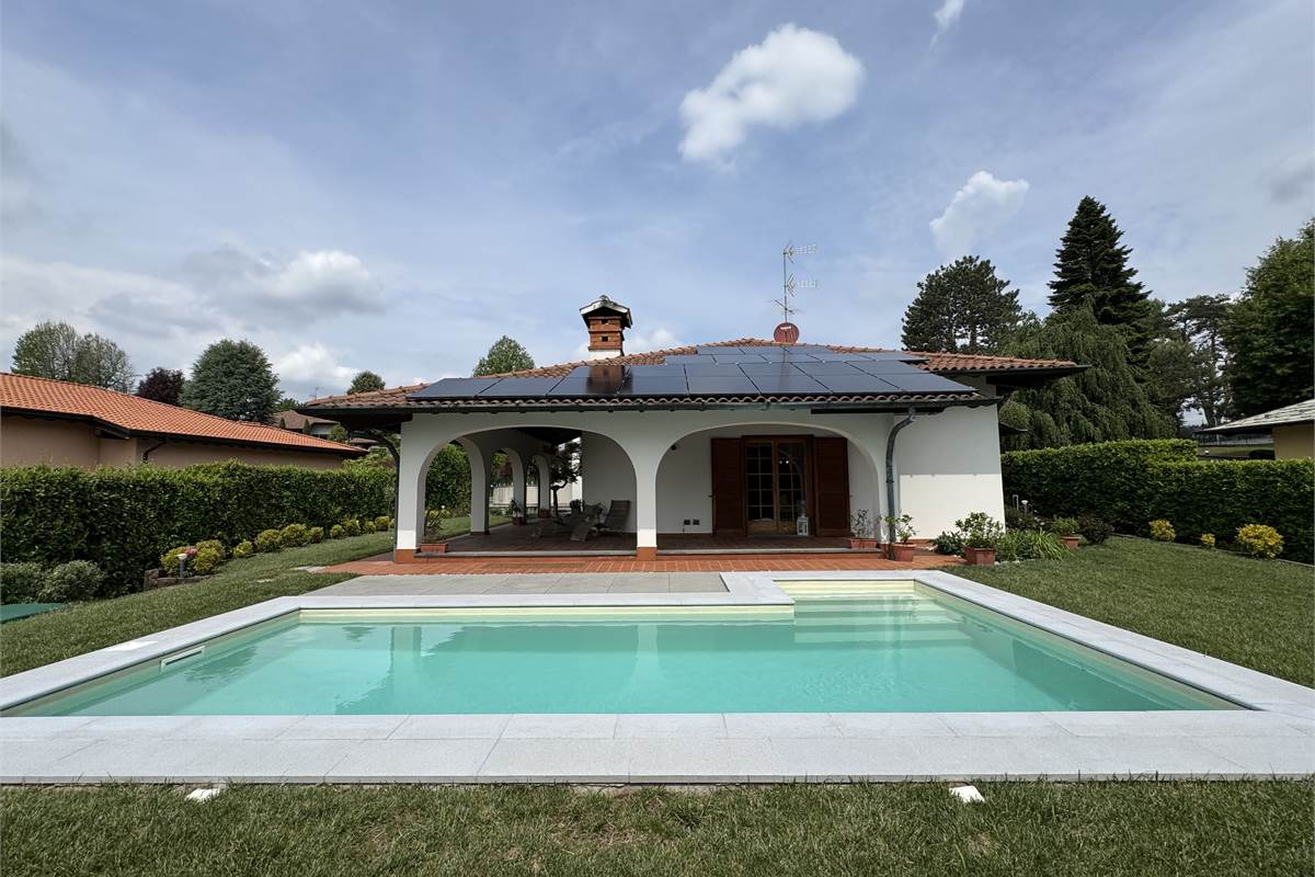 Prestigiosa villa con piscina