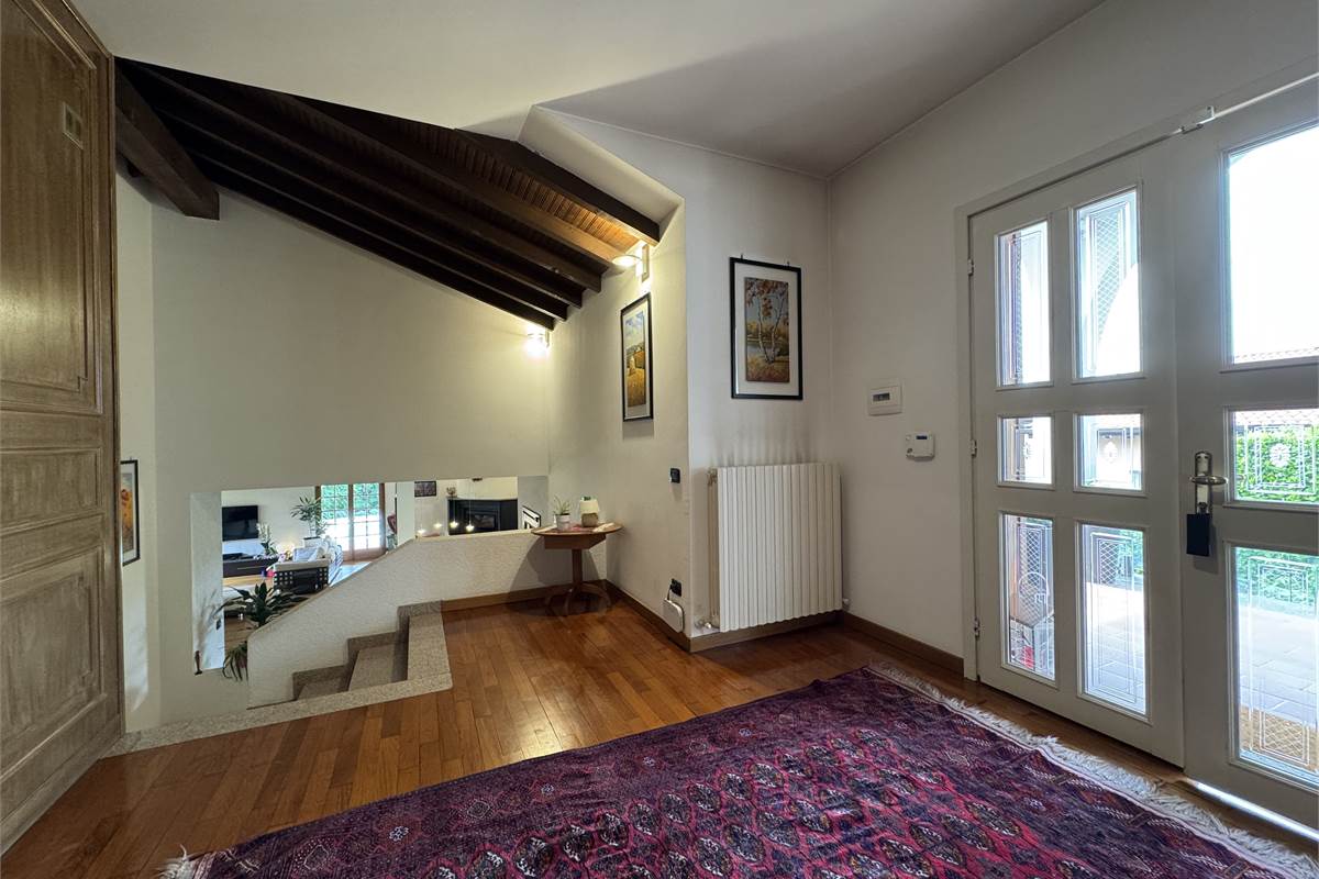 Prestigiosa villa con piscina