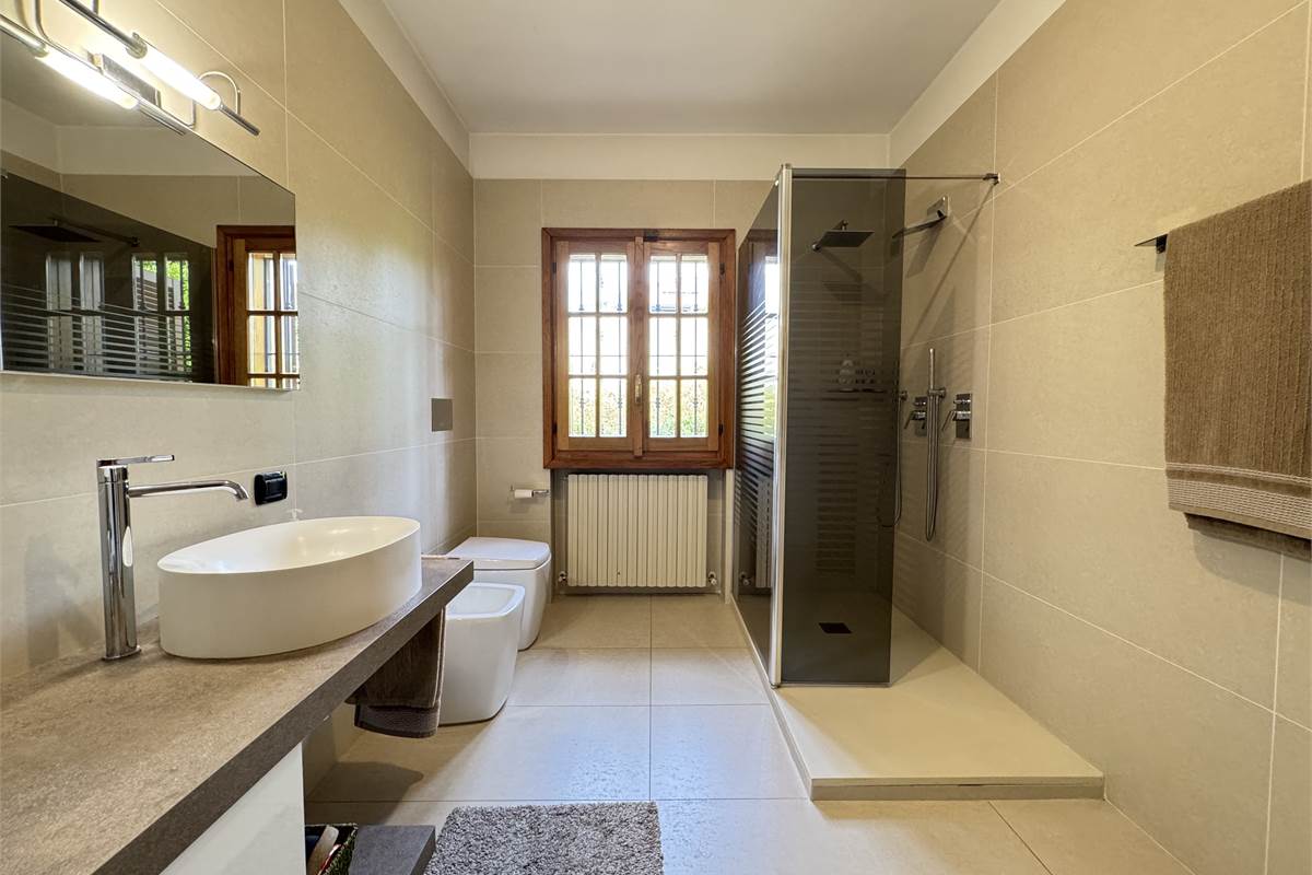 Prestigiosa villa con piscina