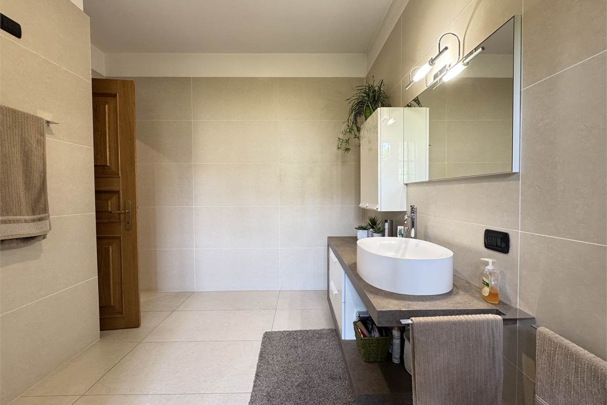 Prestigiosa villa con piscina