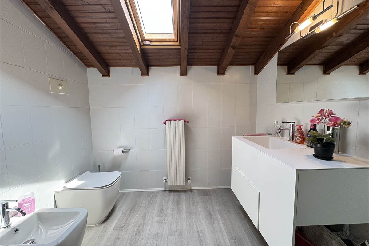 Prestigiosa villa con piscina