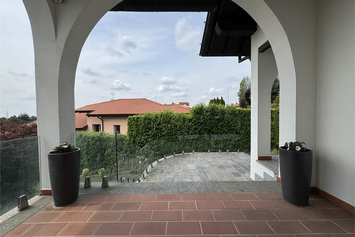 Prestigiosa villa con piscina
